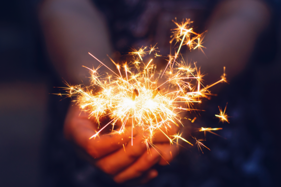 Čo robiť, keď na Silvestra zle odpálite pyrotechniku a niekomu spôsobíte zranenia alebo škodu